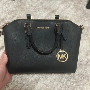Micheal kors black purse